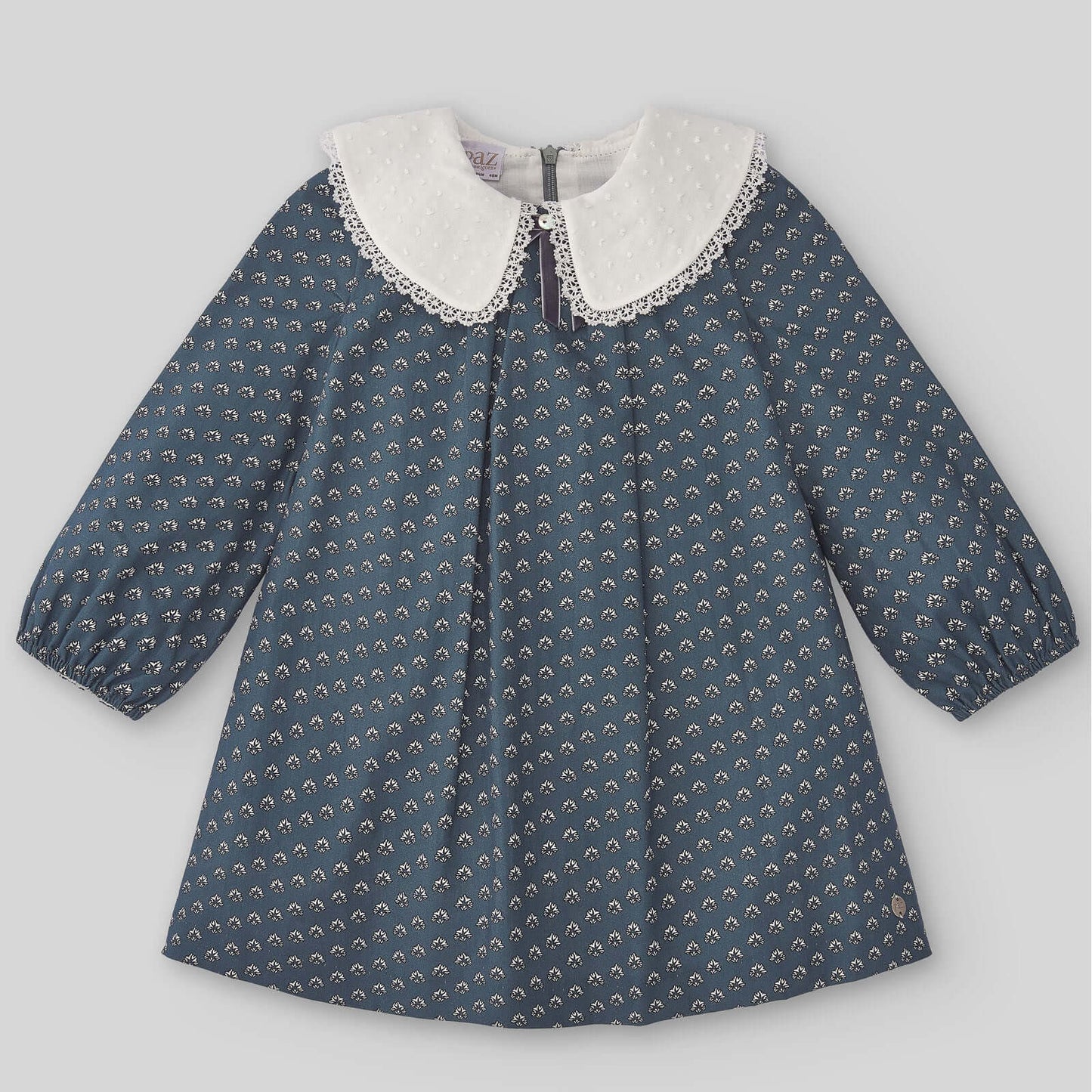 Vestido Azul Plomo Flores Grises Cuello Blanco Paz Rodríguez