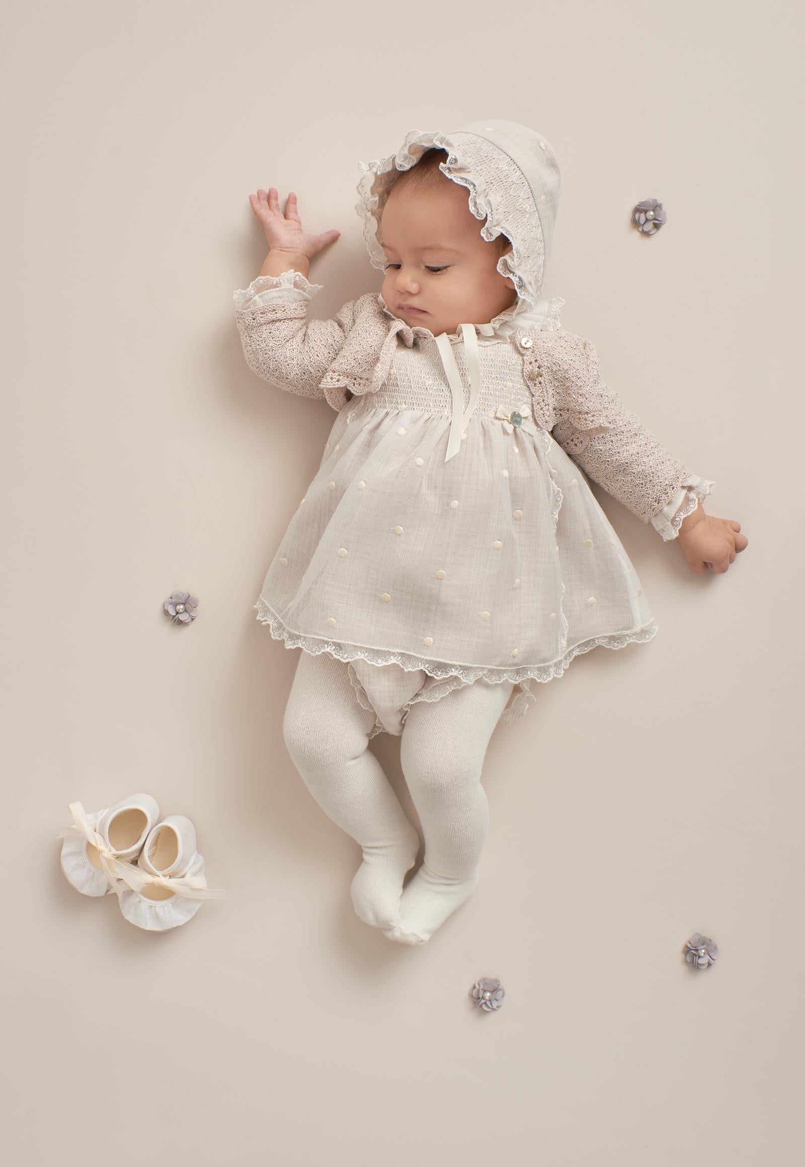 Vestido Ceremonia y Gorro Paz Rodríguez 1