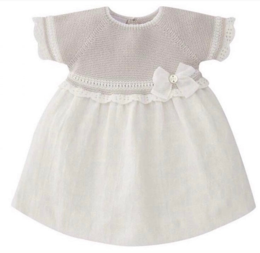 Jesusito ceremonia punto en pecho con moño Paz Rodríguez