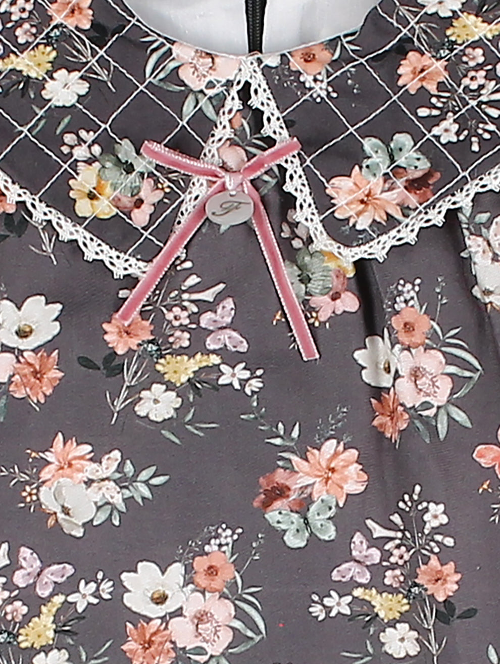 Vestido Gris Oscuro Con Flores Foque