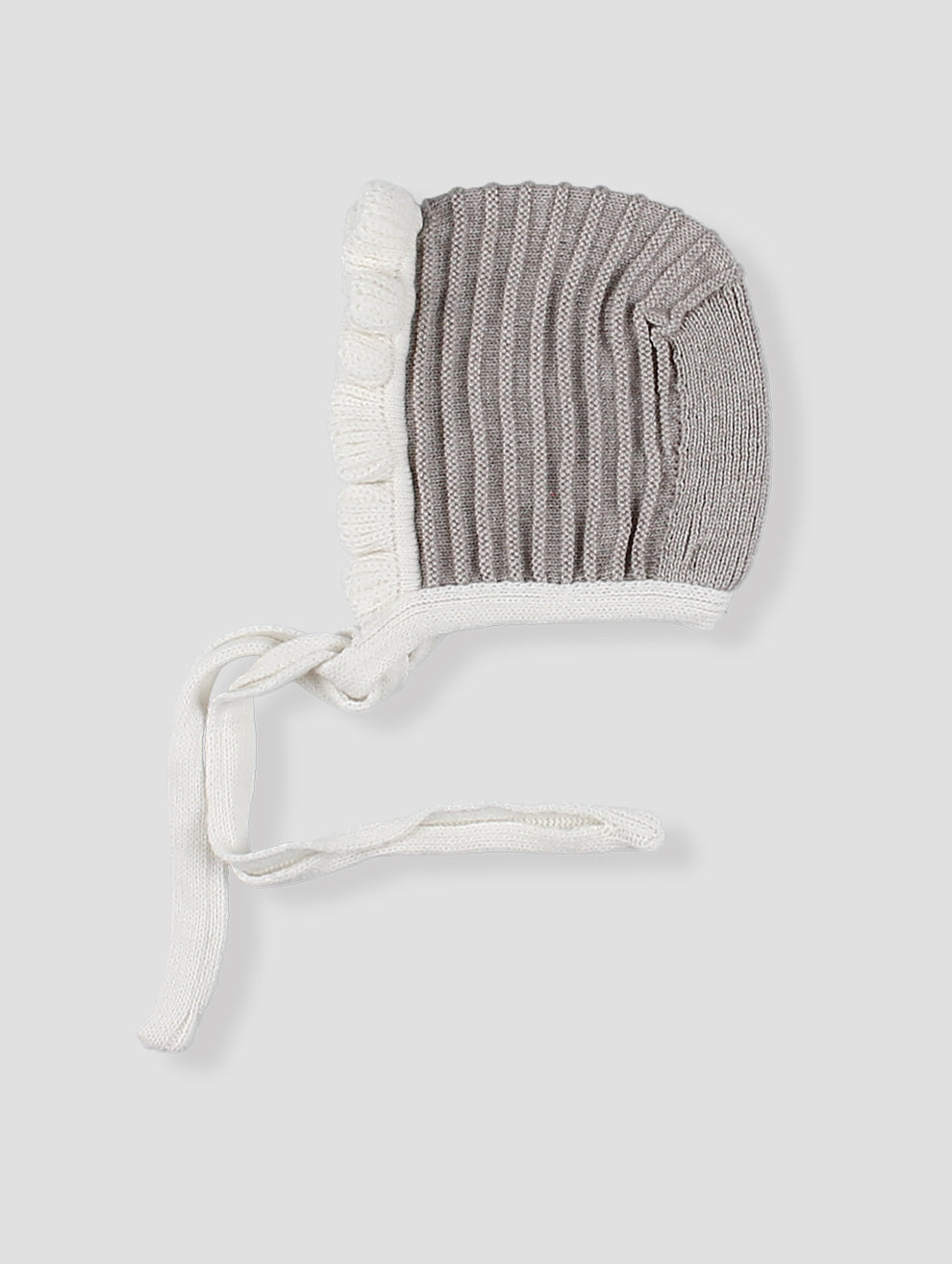 Faldón Tejido Beige Con Gorrito Foque