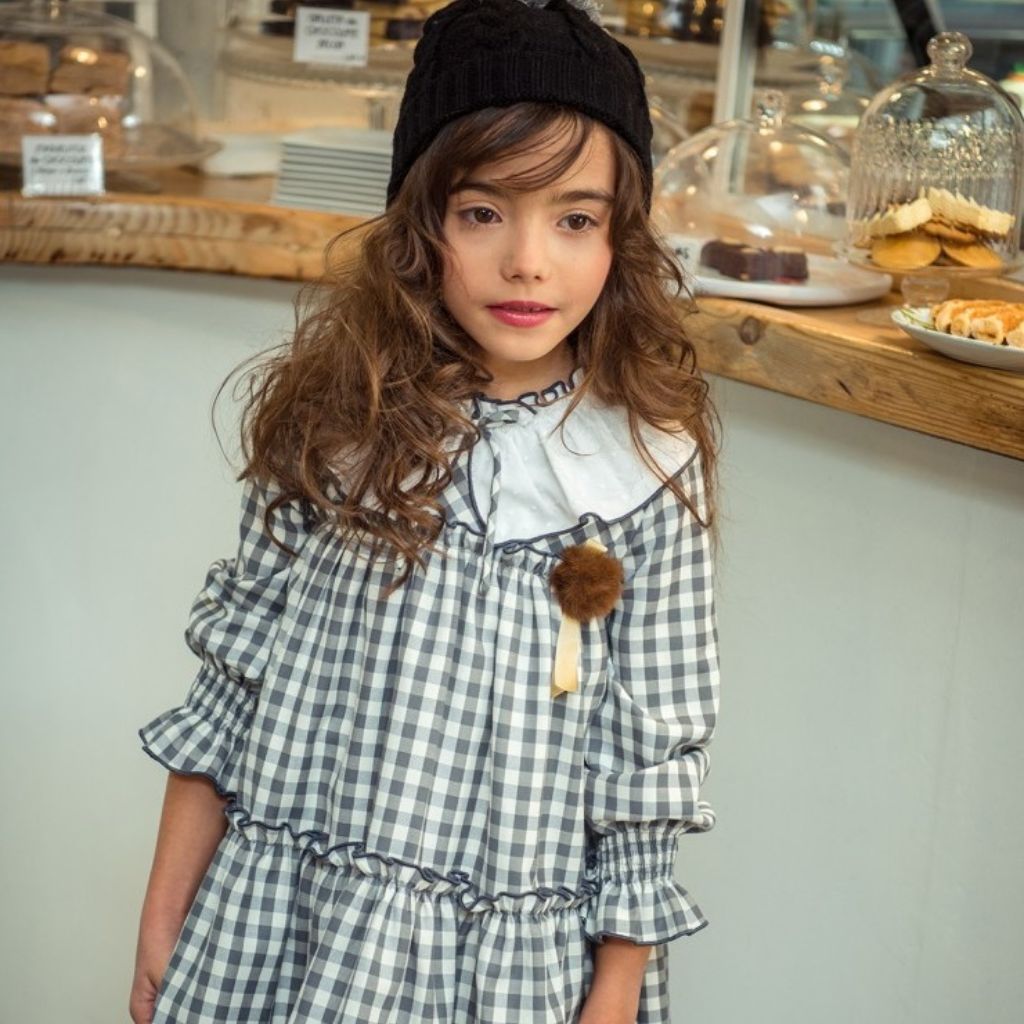 Vestido Gris Cuadros Y Pompón Marta Y Paula