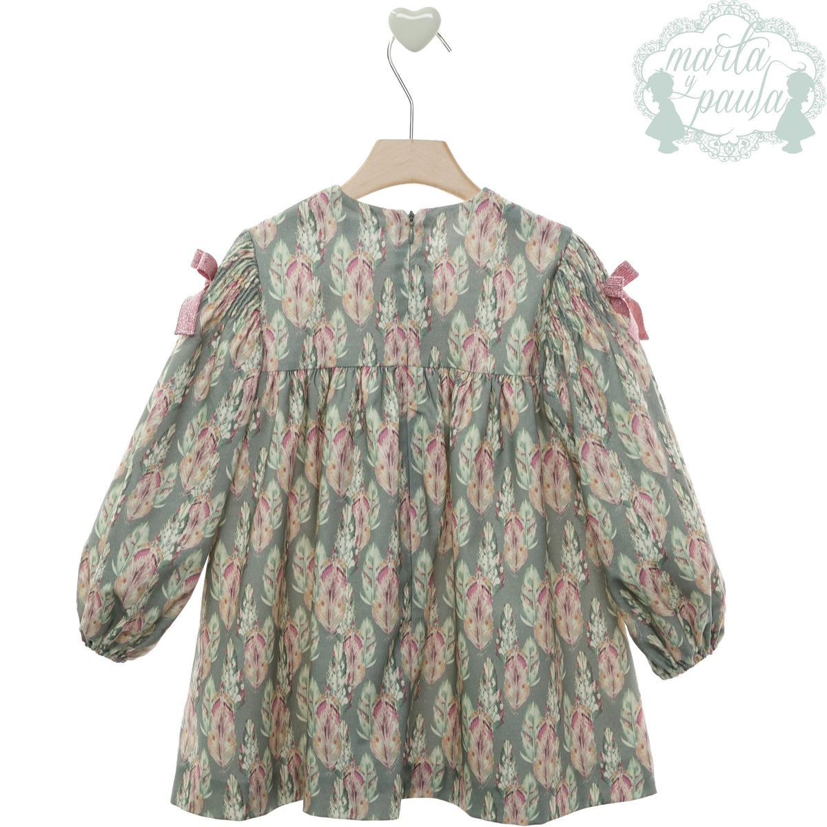 Vestido Verde Plumas Rosas Moños Marta y Paula
